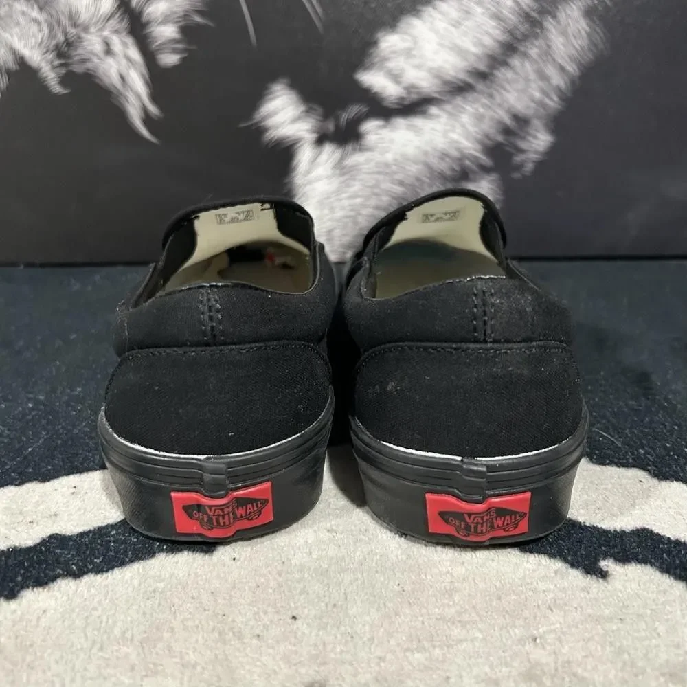 Vans Classic VN000EYEBKA Athletic Shoes Unisex M9.5/W11 Black Canvas Skateboard